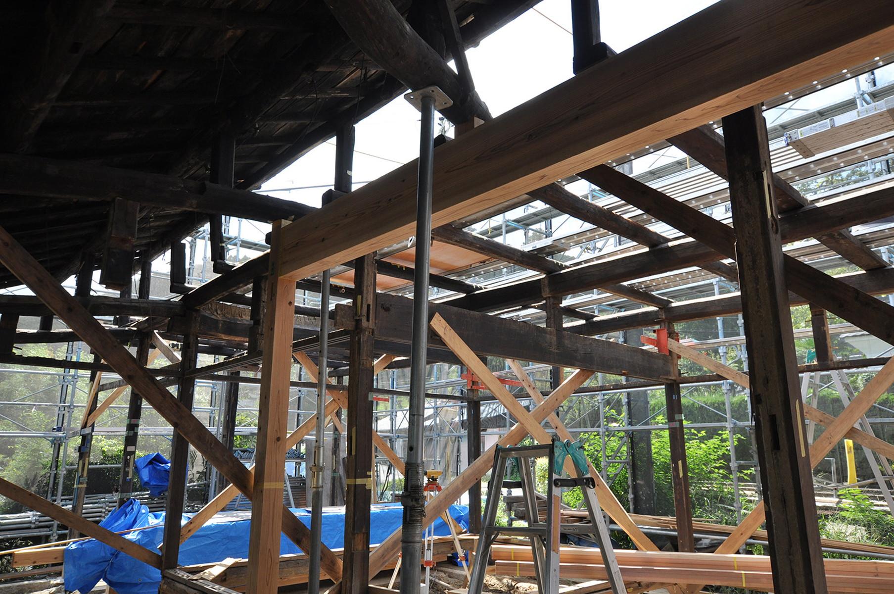 施工中